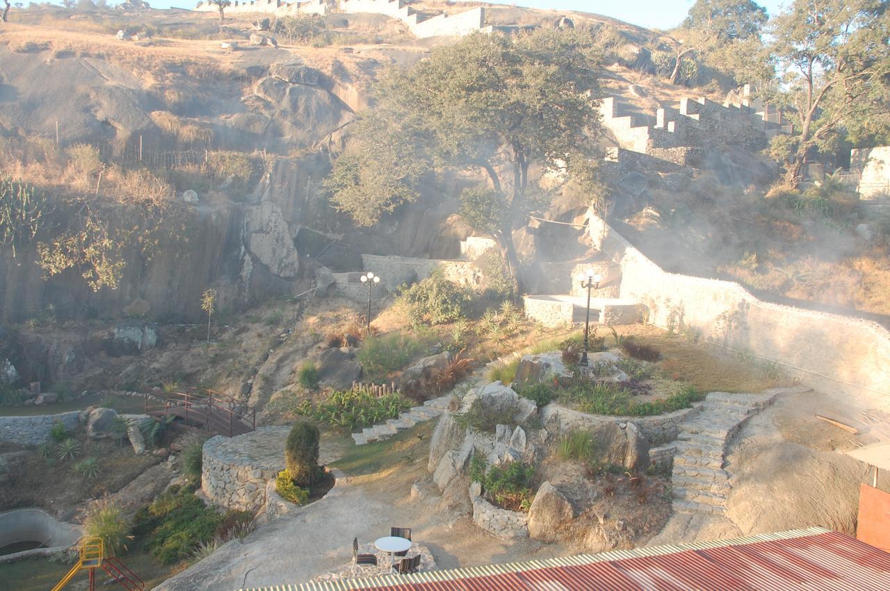Hotel Karnavati Mount Abu Buitenkant foto