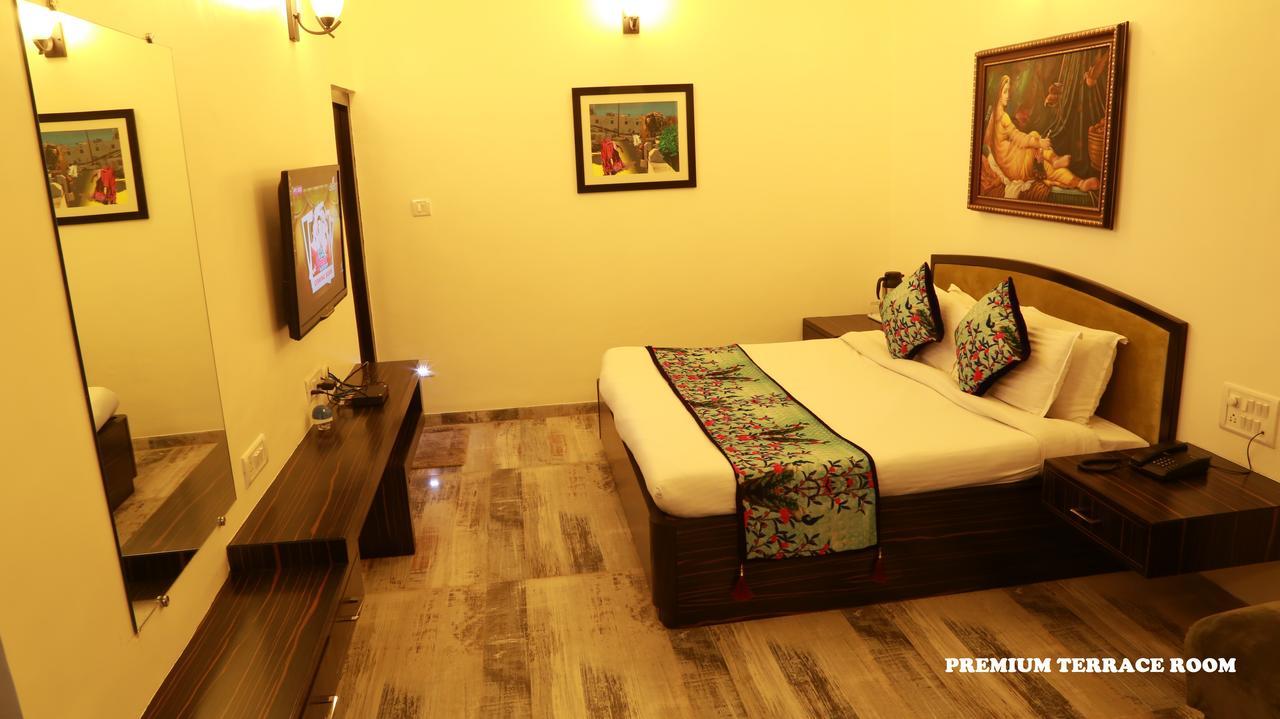 Hotel Karnavati Mount Abu Buitenkant foto
