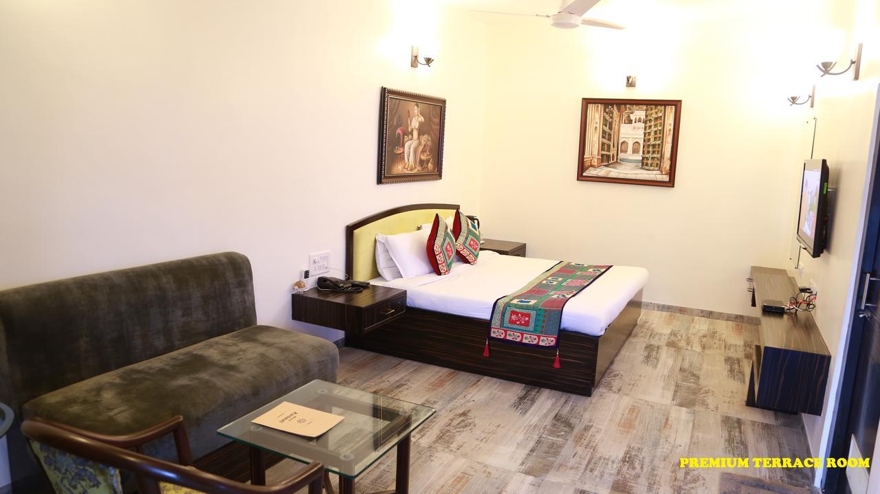Hotel Karnavati Mount Abu Buitenkant foto