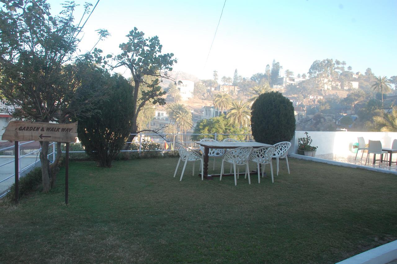 Hotel Karnavati Mount Abu Buitenkant foto