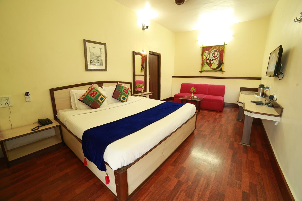 Hotel Karnavati Mount Abu Buitenkant foto