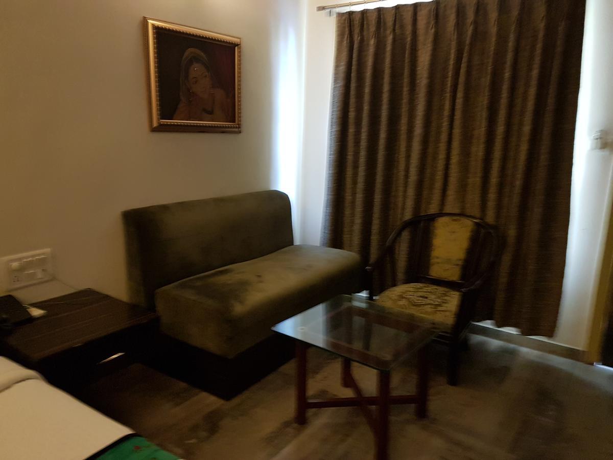 Hotel Karnavati Mount Abu Buitenkant foto