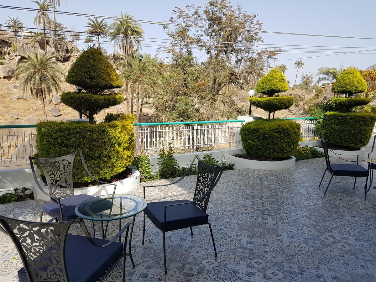 Hotel Karnavati Mount Abu Buitenkant foto