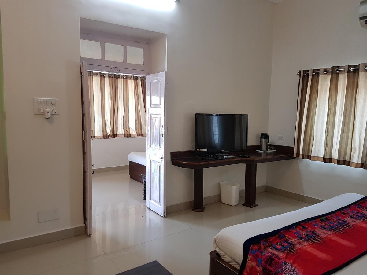 Hotel Karnavati Mount Abu Buitenkant foto