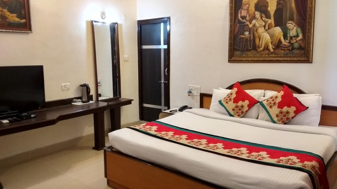 Hotel Karnavati Mount Abu Buitenkant foto