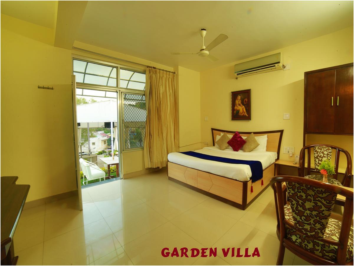 Hotel Karnavati Mount Abu Buitenkant foto